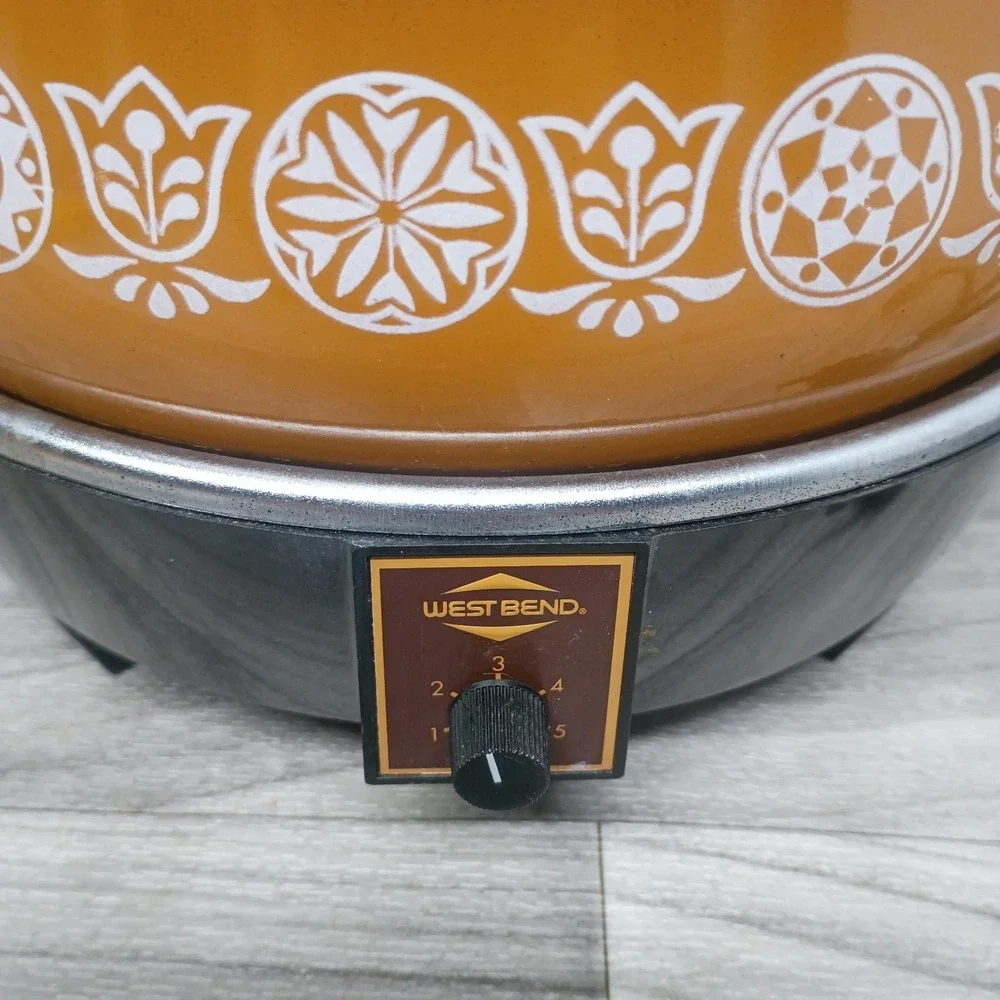 Vintage West Bend Lazy Day 4 Qt Slow Cooker Electric Crock Pot Enamel Retro